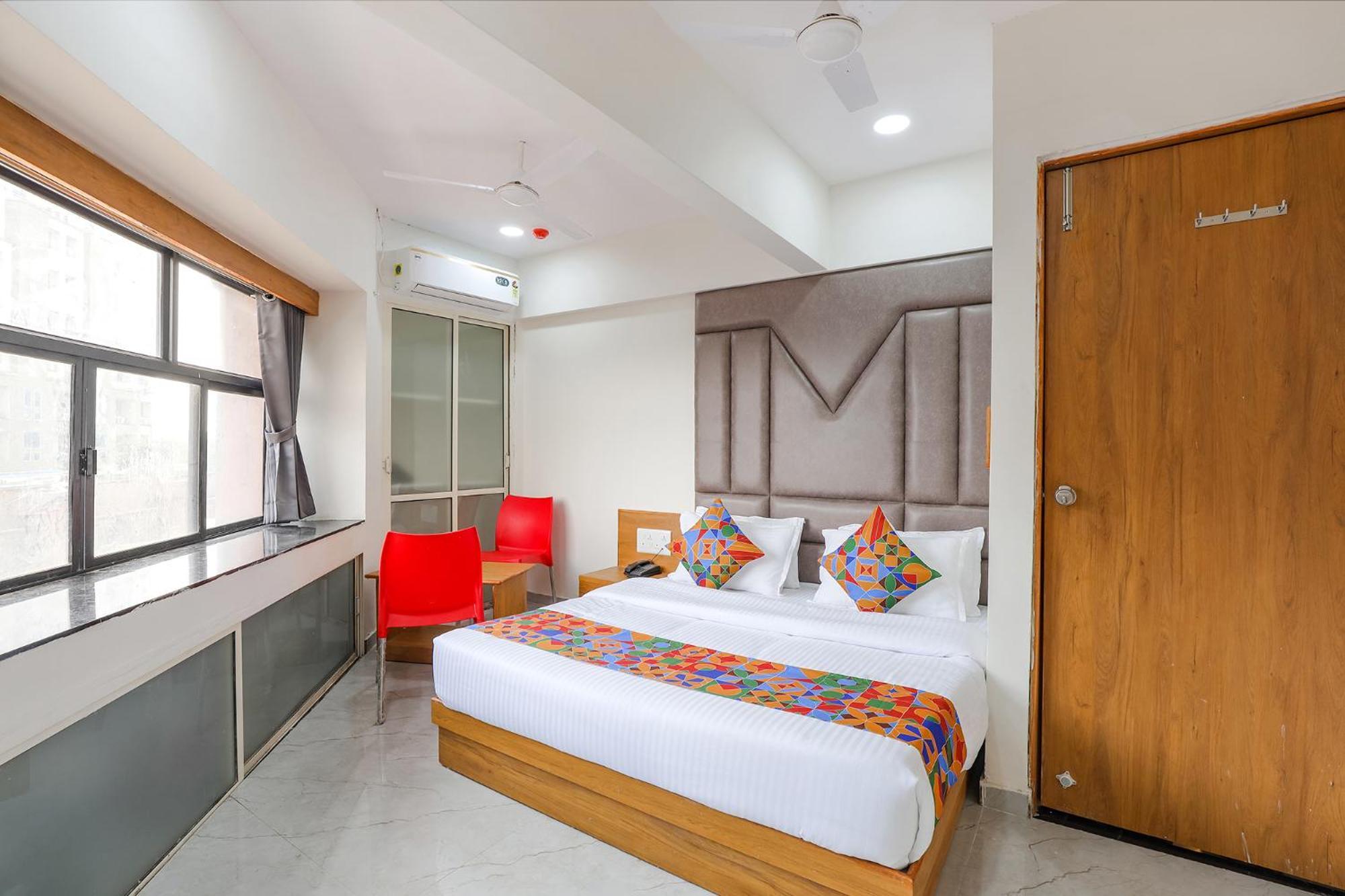 Fabhotel Crystal I - Gandhinagar Kültér fotó