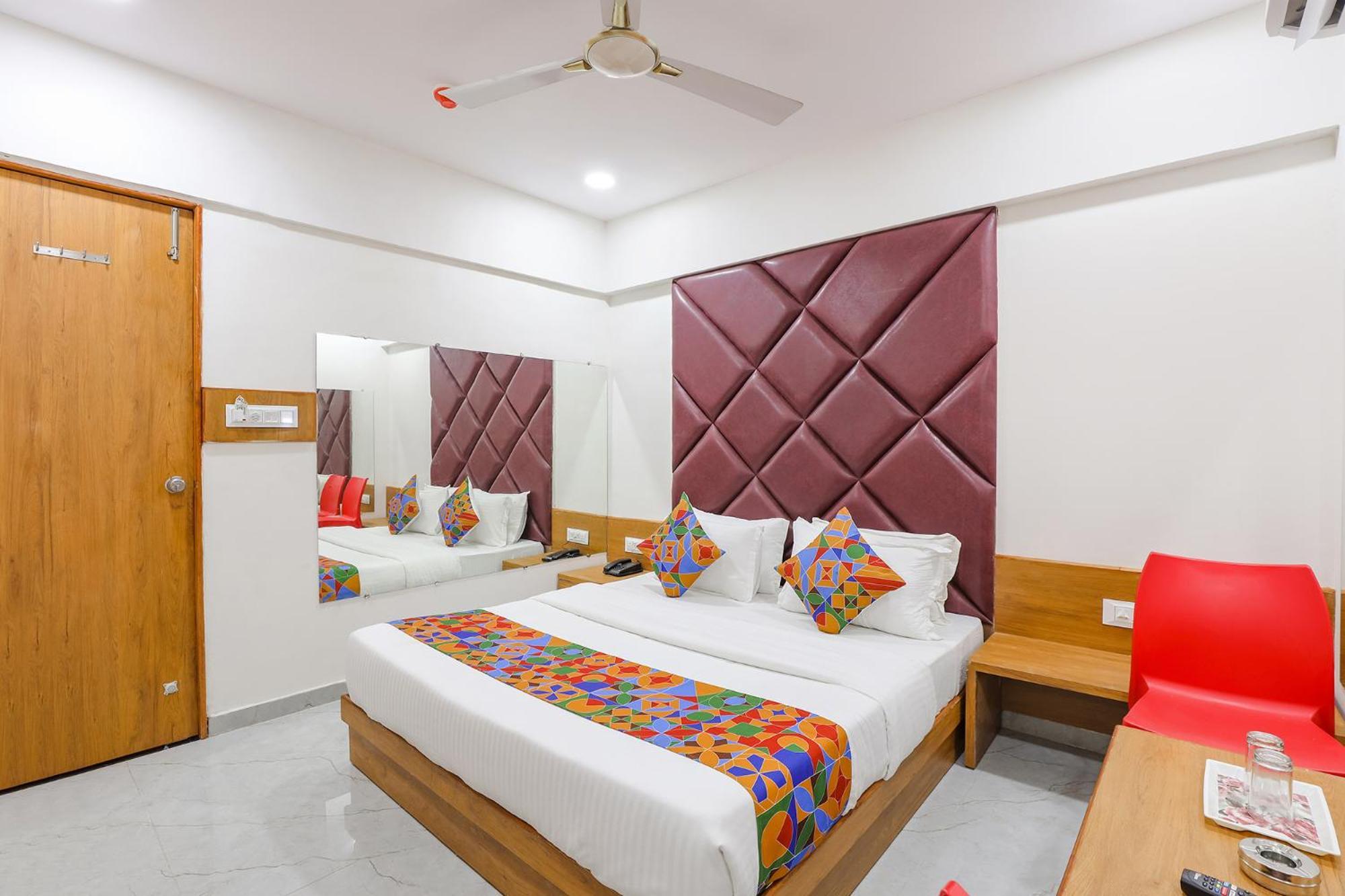 Fabhotel Crystal I - Gandhinagar Kültér fotó