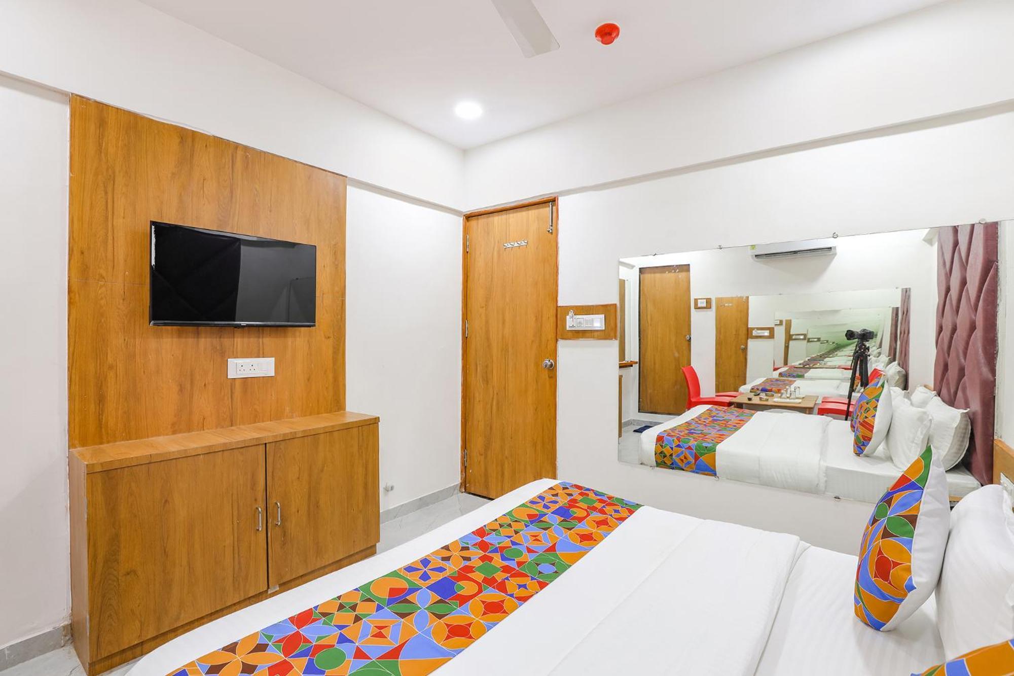 Fabhotel Crystal I - Gandhinagar Kültér fotó