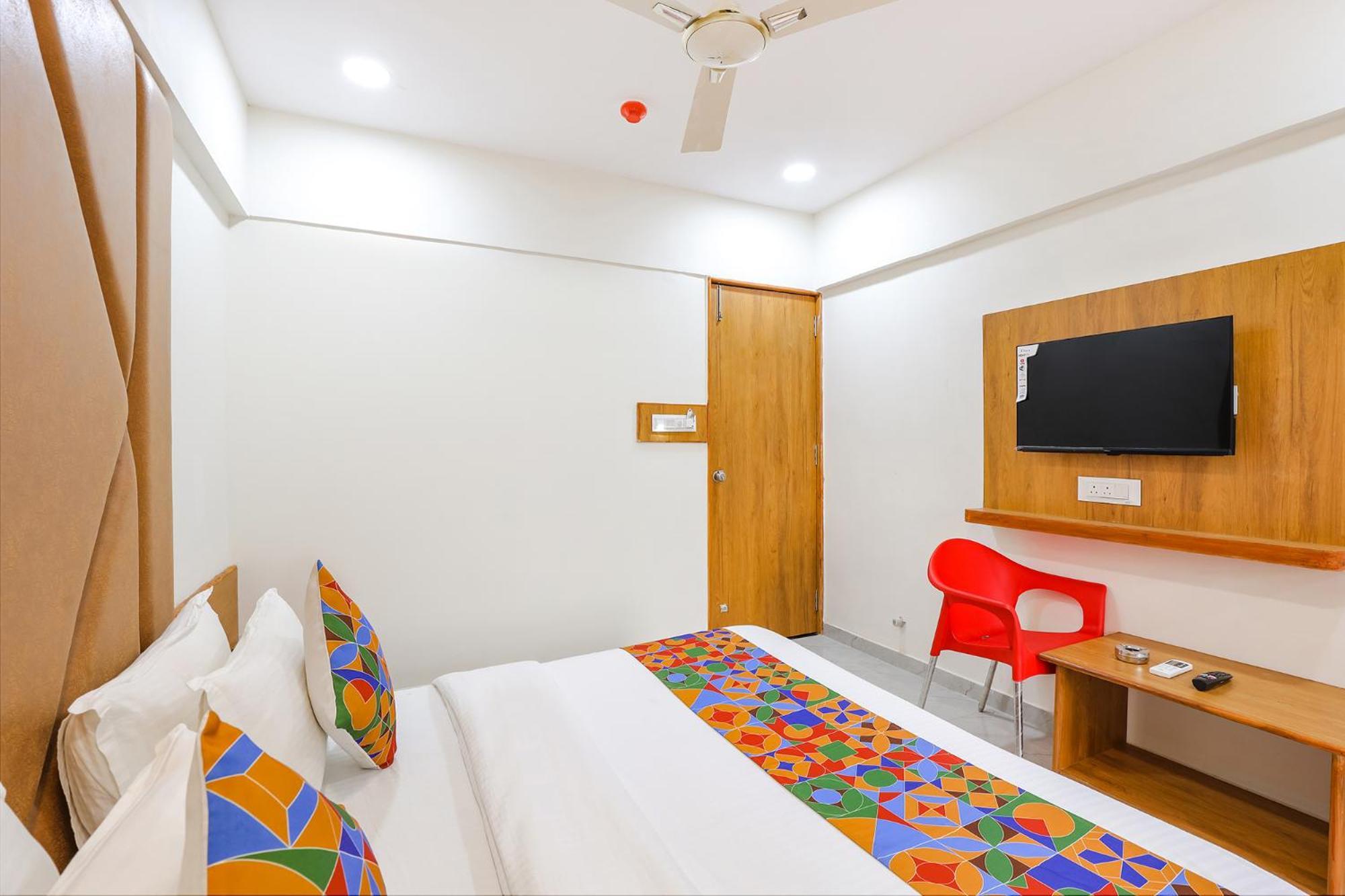 Fabhotel Crystal I - Gandhinagar Kültér fotó