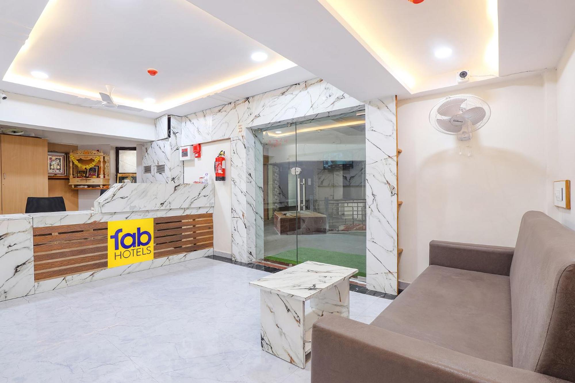 Fabhotel Crystal I - Gandhinagar Kültér fotó