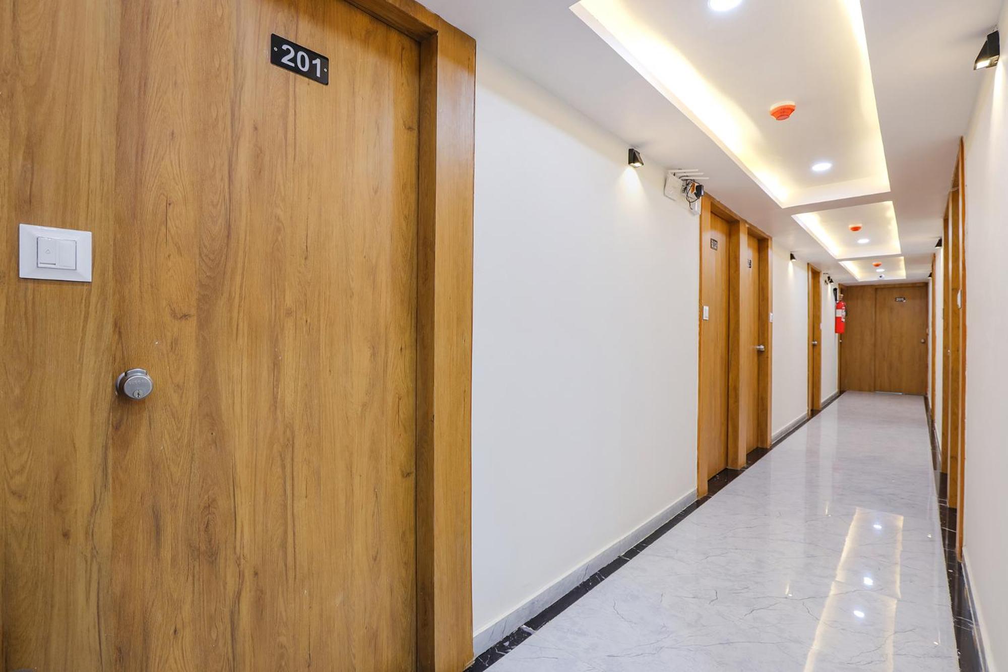 Fabhotel Crystal I - Gandhinagar Kültér fotó